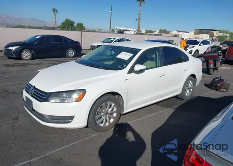 2014 Volkswagen Passat 1.8T Wolfsburg Edition z USA, uszkodzony, nr VIN 1VWAT7A38EC095360
